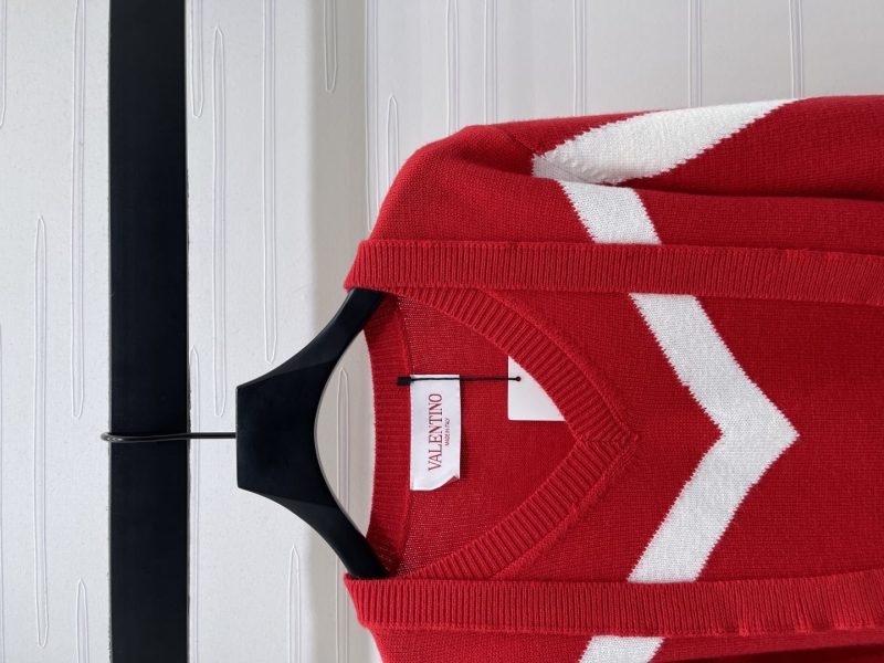 Va1e*ntin0 sweater